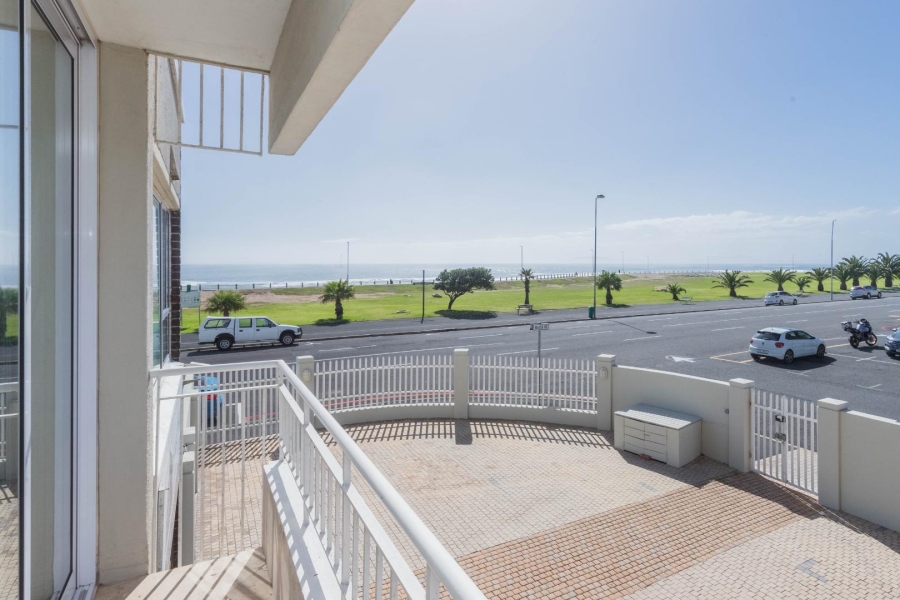 To Let 3 Bedroom Property for Rent in Mouille Point Western Cape
